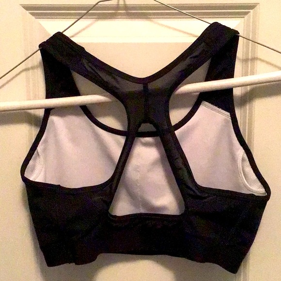 Nike Dri Fit sports bra dotted swoosh - Picture 4 of 6